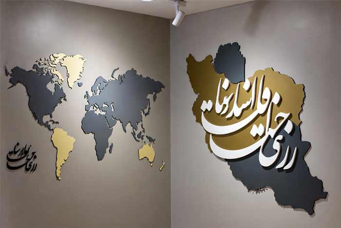 وال آرت با عناصر نقشه‌ای