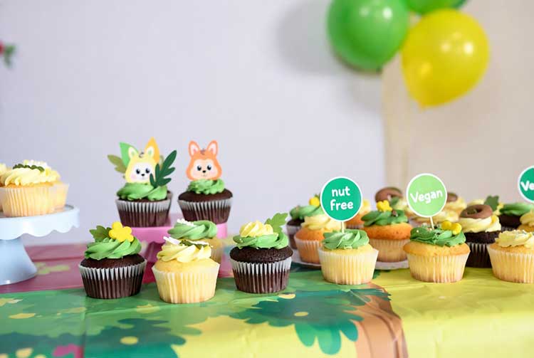 کیک یا کیک‌های کوچک مطابق با نیازهای غذایی